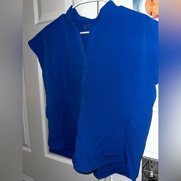 Figs Scrub Top - Picture 2 of 4